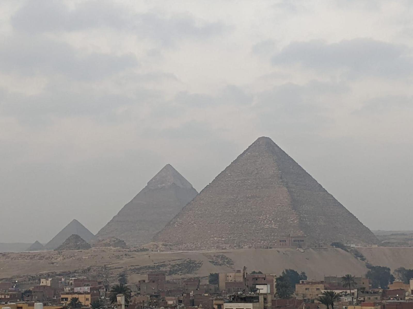 Pyramids View Suite/Vista Piramidi Cairo Room photo