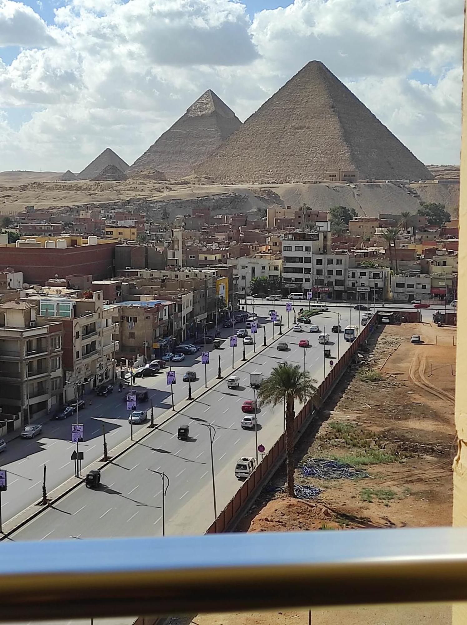 Pyramids View Suite/Vista Piramidi Cairo Room photo
