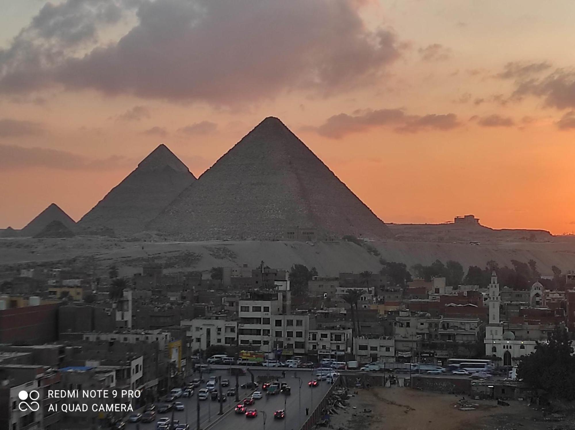 Pyramids View Suite/Vista Piramidi Cairo Room photo